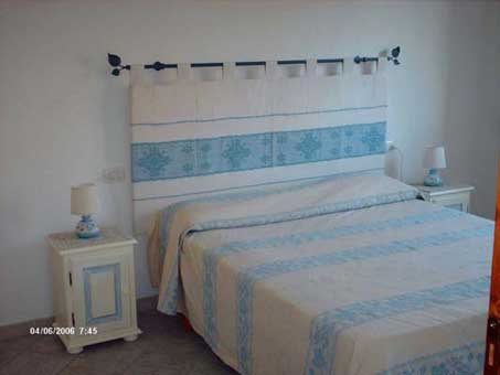 Casa vacanza in Sardegna appartamento vacanze al mare vicino Olbia San Teodoro affitto a Monte Petrosu Fotografie case annunci in zona Golfo Aranci - camera da letto matrimoniale